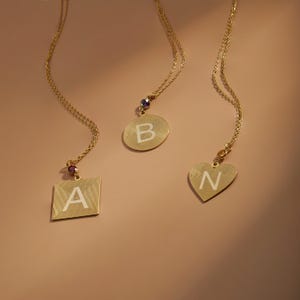 Collar de cadena con inicial y piedra de nacimiento, collar con letra de piedra preciosa colgante, regalo personalizado para damas de honor, mamá, amiga o hermana.