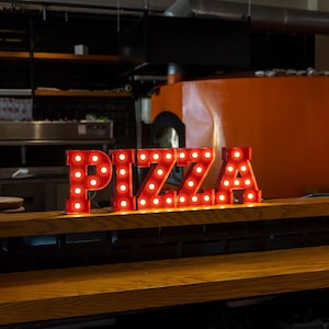 Letra de letreiro de pizza | Letra de letreiro 3D | Letra iluminada | Placa de letreiro de caixa retrô | Placa de letreiro | Letras de LED | Letra de letreiro de caixa retrô LED