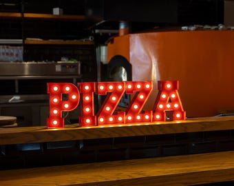 Pizza LED Festzelt Buchstabe: Retro Leuchtschild