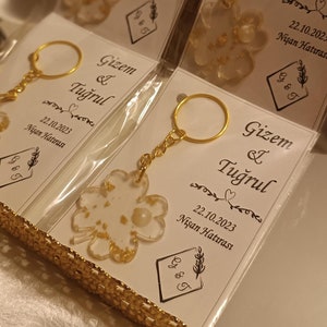 Porte-clés époxy avec carte d'invitation. Cadeaux de mariage, cadeau personnalisé, cadeaux de fiançailles, cadeaux d'anniversaire, porte-clés cadeaux islamiques