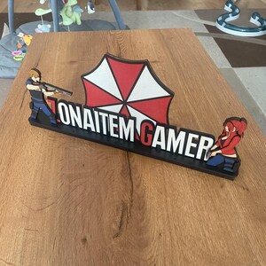 Letras de madeira personalizadas inspiradas em Resident Evil – Decoração gamer com tema Resident Evil