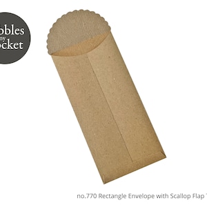 Puede incluir: Un sobre de papel marrón con una solapa festoneada. El sobre está etiquetado "no. 770 Rectangle Envelope with Scallop Flap Template".