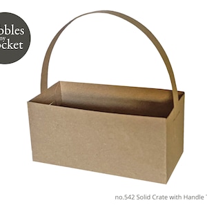 Könnte beinhalten: Eine braune Kiste aus Pappe mit einem Griff. Die Kiste ist leer und hat eine strukturierte Oberfläche. Der Text "no.542 Solid Crate with Handle Template" ist unten im Bild gedruckt.
