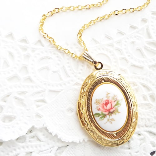 Vintage Rose Locket Necklace 16k Gold 