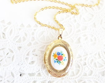 Gold Vintage Locket Necklace - Gold Oval Floral Locket - Vintage Flower Limoges Locket Necklace - Flower Cameo Cabachon Locket - Keepsake