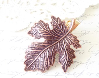 Leaf motif tie bar