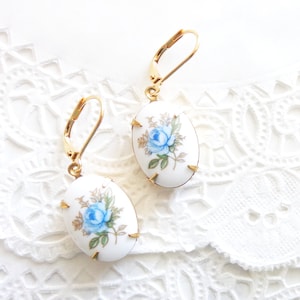 Pendientes de limoges vintage - Pendientes de rosa azul vintage - Pendientes de flores de oro - Pendientes colgantes azules - Pendientes de rosa - Porcelana - Limoge