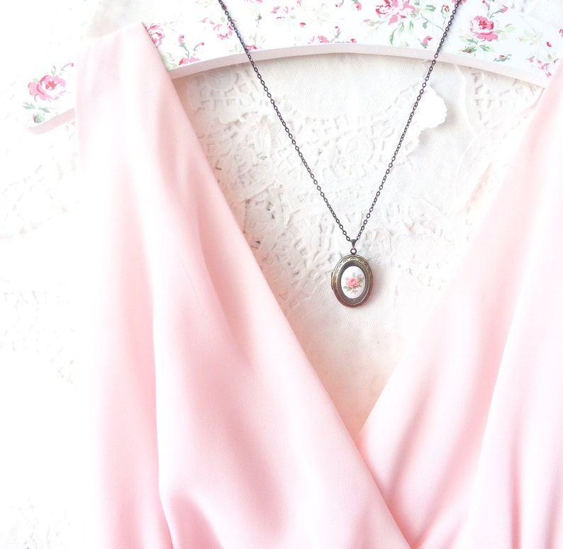 Vintage Rose Locket Necklace Oval Locket Necklace Keepsake Locket Vintage Limoges Pink Rose Locket Vintage Flower Locket image 1