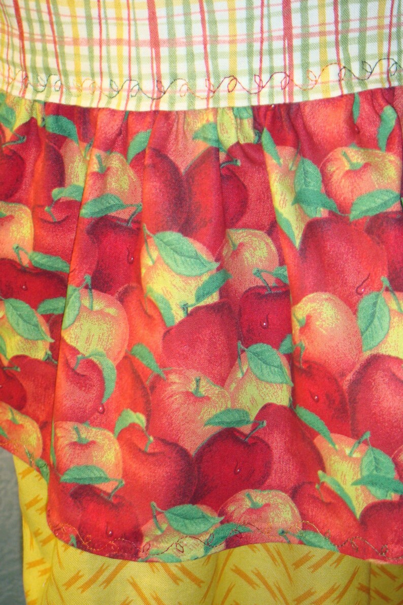Apples And Plaid Three Tier Market Apron