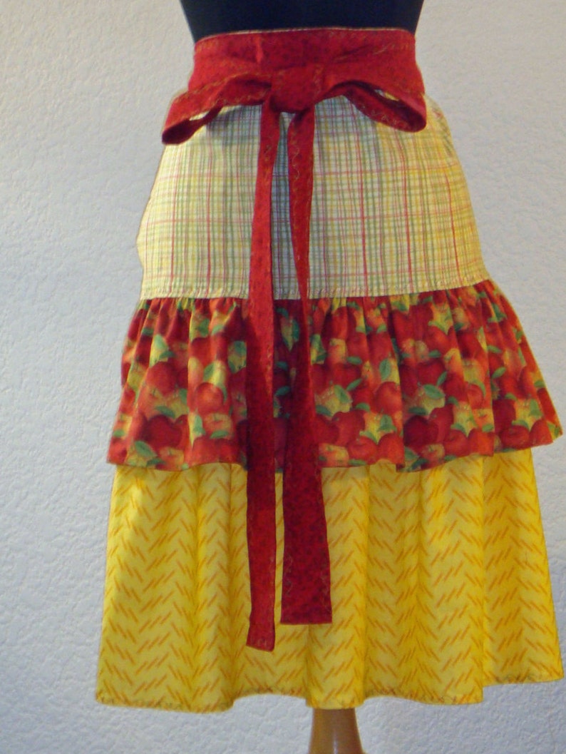 Apples And Plaid Three Tier Market Apron