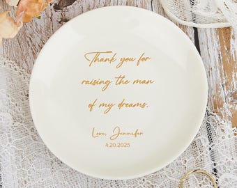 Prato personalizado para alianças: presente para a mãe da noiva/noivo
