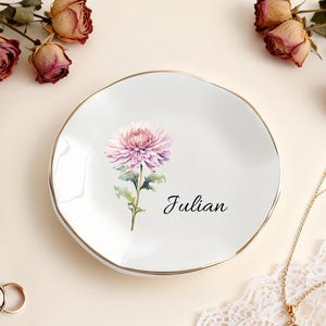 Plato personalizado con flores de nacimiento, plato para anillos con diseño floral de acuarela, regalo para dama de honor.