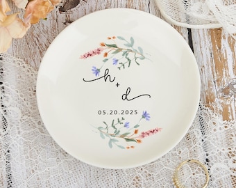 Custom Wildflower Ring Dish, Personalised Floral Trinket Dish, Wedding Gift, Engagement Gift, Dainty Jewelry Dish, Gift for Her, Ring Holder