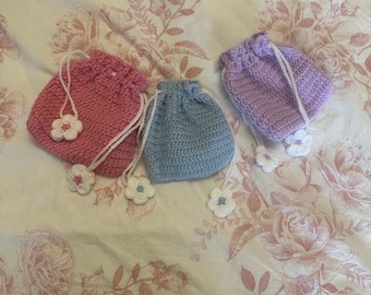 crochet pouches with flowers