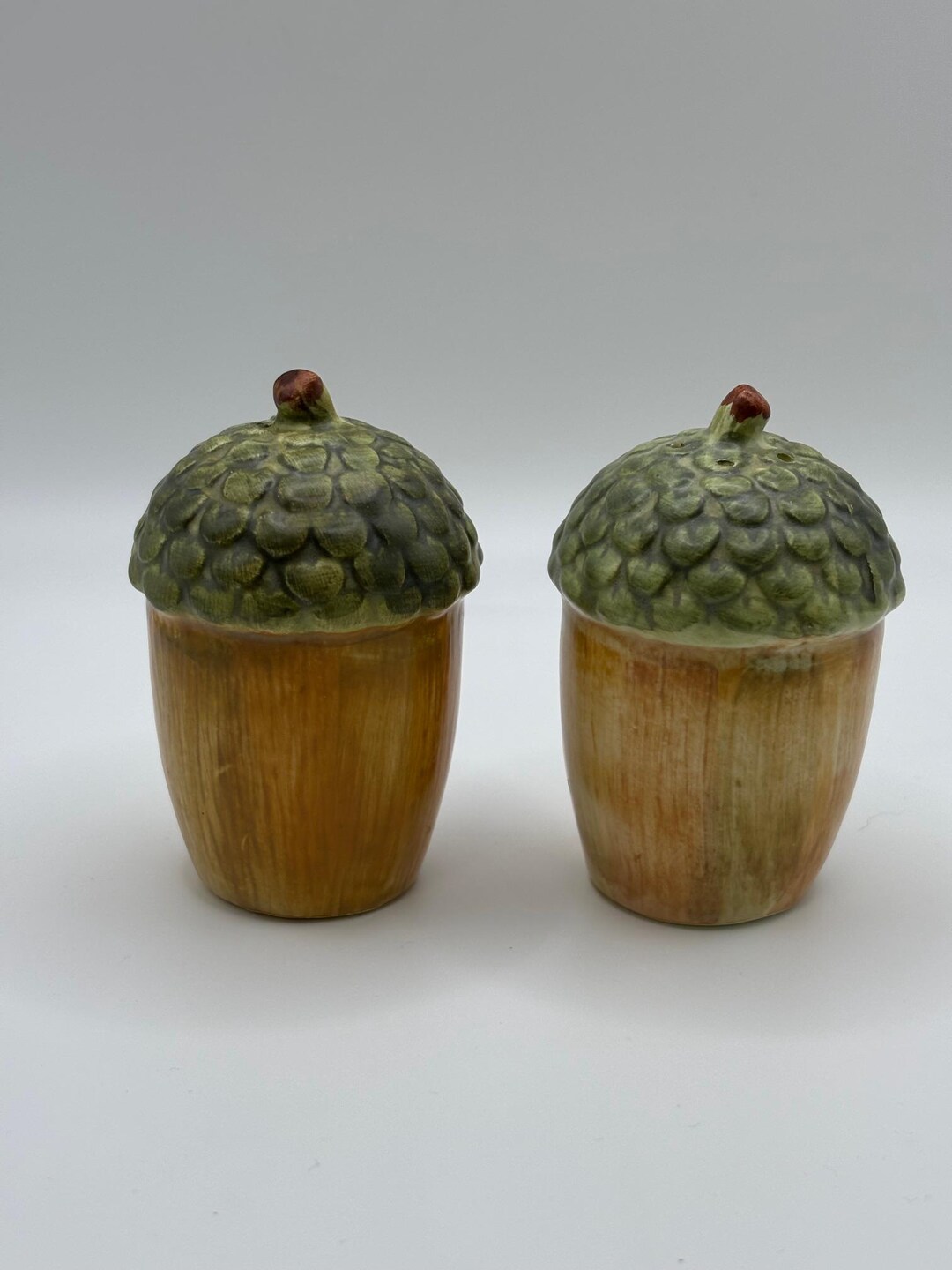 Acorns Ceramic Salt and Pepper Shaker Set with Tray main image 1