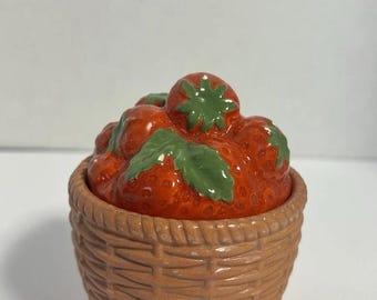 Vintage 1985 Avon Charming Strawberry Ceramic Jar Sweet Cottage Style Accent
