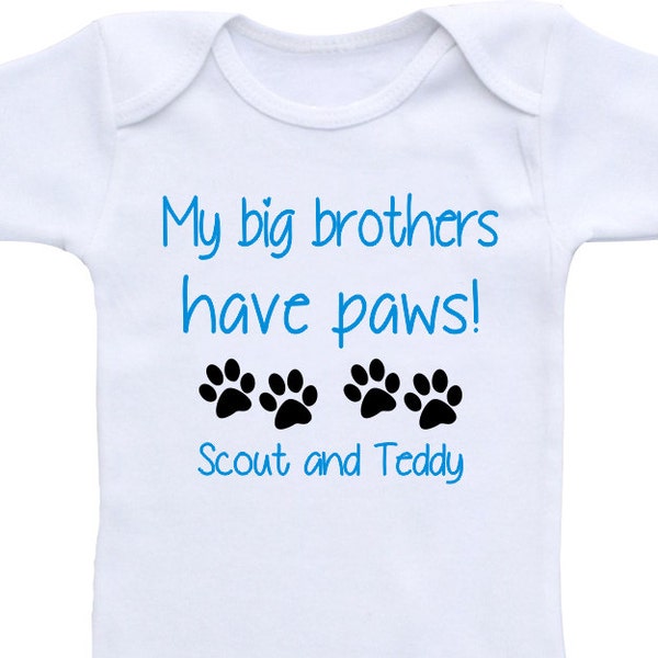 Mis hermanos tienen patas. Mis hermanos mayores tienen patas. Body de perro. Camiseta para hermanos. Camiseta para amantes de los perros. Nombres de perros personalizados. Camiseta divertida para bebé.