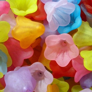 Frosted Flower Bead Acrylic 15mm  (50)