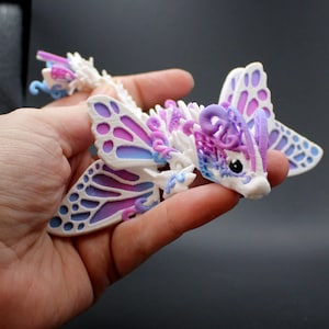 Gegliederter Schmetterlingsdrache - 3D gedruckter Fantasy-Drache mit Monarchflügel-Dekor