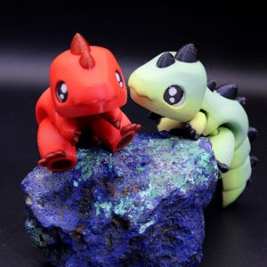 Tiny T-Rex – 3D Printed Mini Dinosaur – Articulated Desk Pet, Fidget Gift, Dino Collectible