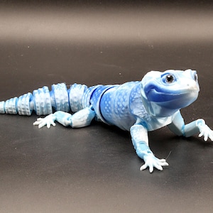 3D Printed Articulated Gecko – Poseable Fidget Lizard, Gradient Reptile Decor