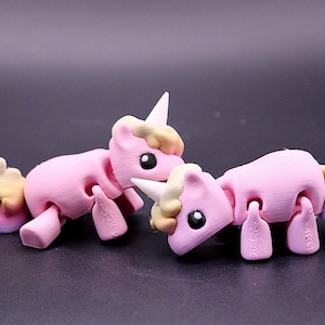 Mini Gelenk Einhorn Figur - Rosa Pastell Regenbogen 3D Gedruckt Kawaii Geschenk & Schreibtisch Anhänger