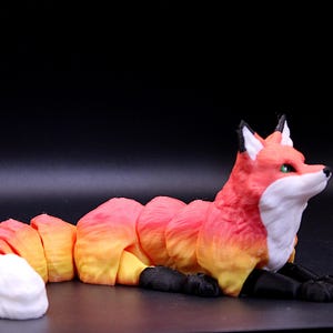Sunrise Fox – Articulated 3D Printed Fox with Fluffy Tail & Green Eyes
