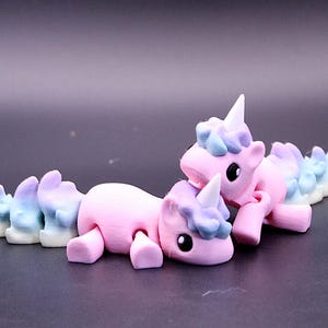 Mini Pastell Einhorn Figur - Gelenk 3D gedruckt Regenbogen Einhorn, Kawaii Geschenk