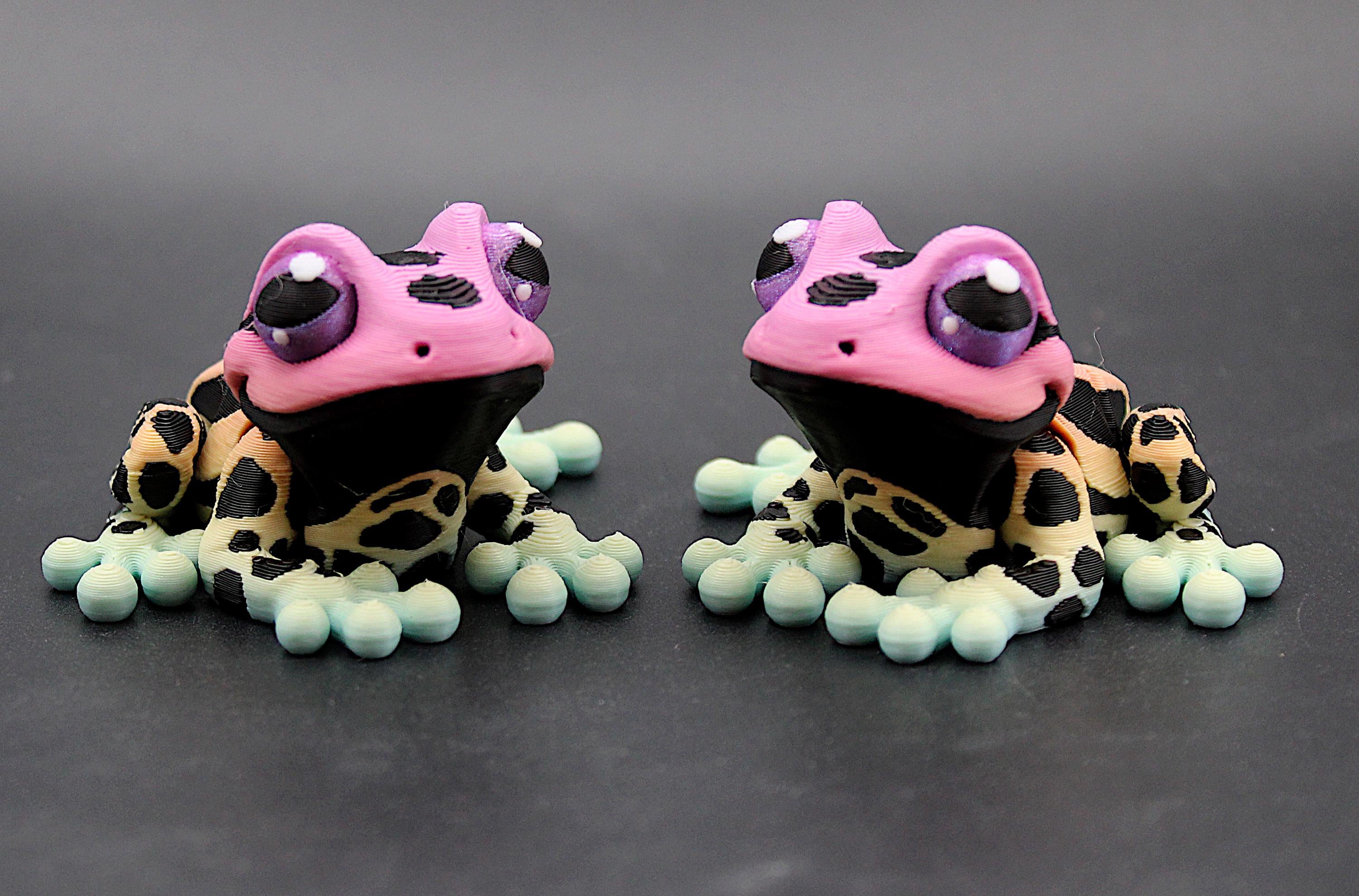 Magnetic Mini Tree Frog – 3D Printed Colorful Figurine for Desk or ...