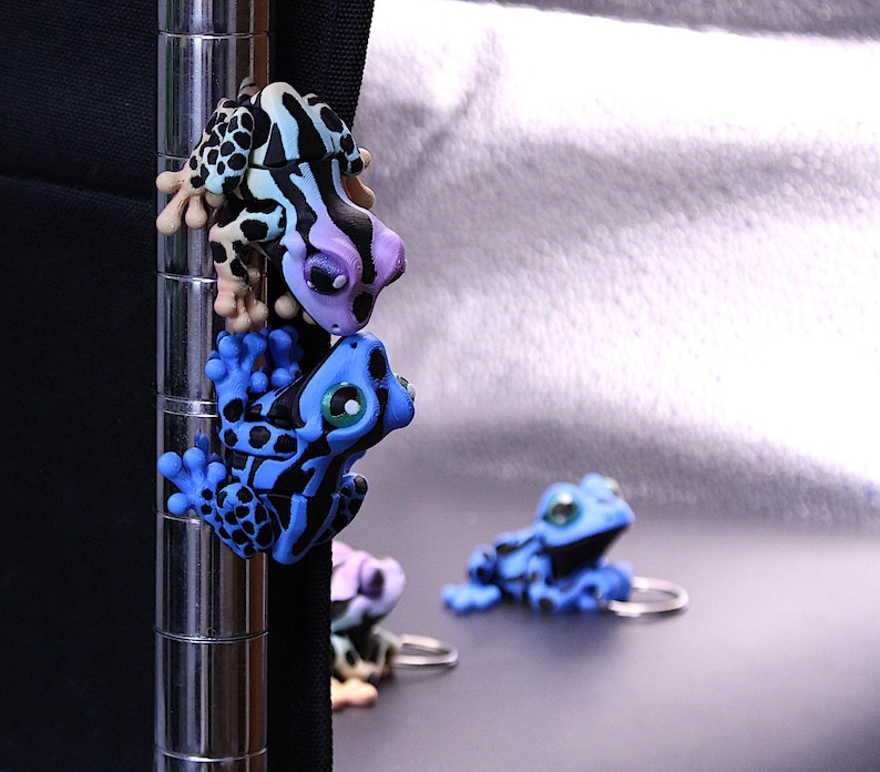 Magnetic Mini Tree Frog – 3D Printed Colorful Figurine for Desk or ...