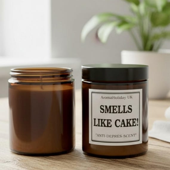 Smells Like Cake Candle: Sweet and Fruity Soy Candle, AromaHoliday UK