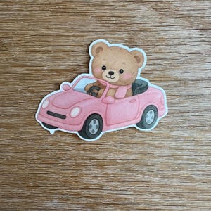 Adesivo conversível de ursinho de pelúcia rosa | Somente climas relaxantes | Recorte (6 x 8 cm) ou estilo carimbo rosa (8 x 9 cm) | Adesivo de pelúcia estético para carro