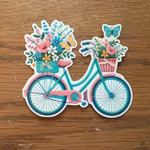 Pegatina de bicicleta en tonos pastel con cestas de flores / Bicicleta azul bebé y rosa / Bonita pegatina floral para portátil o botella de agua / Resistente al agua