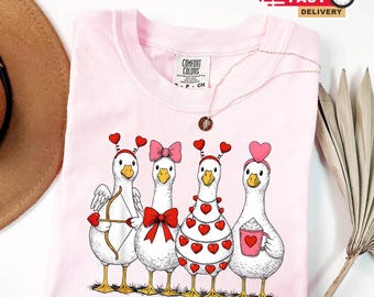 Cute Goose Mothers day Shirt - Coquette Retro Goose Tee - Kawaii Heart Goose Pink Bow Cottagecore Shirt - Goose Gift for Womens, Mothers day