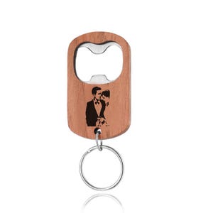 Chaveiro abridor de garrafas personalizado para dia especial