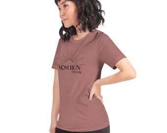 Camiseta con moño de mamá desordenado: divertida camiseta gráfica de vida de mamá
