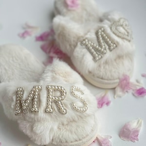 Personalized Bride Slippers Mrs Slippers I Do Slippers Fluffy Bride Luxury Slippers  Customized Slippers Peal Rhinestone Slippers