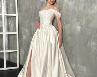 Unique Renaissance Satin Wedding Dress, Fairy Ball Gown with Intricate Lace Corset Details, V-line Waist Basque Dress with slit train