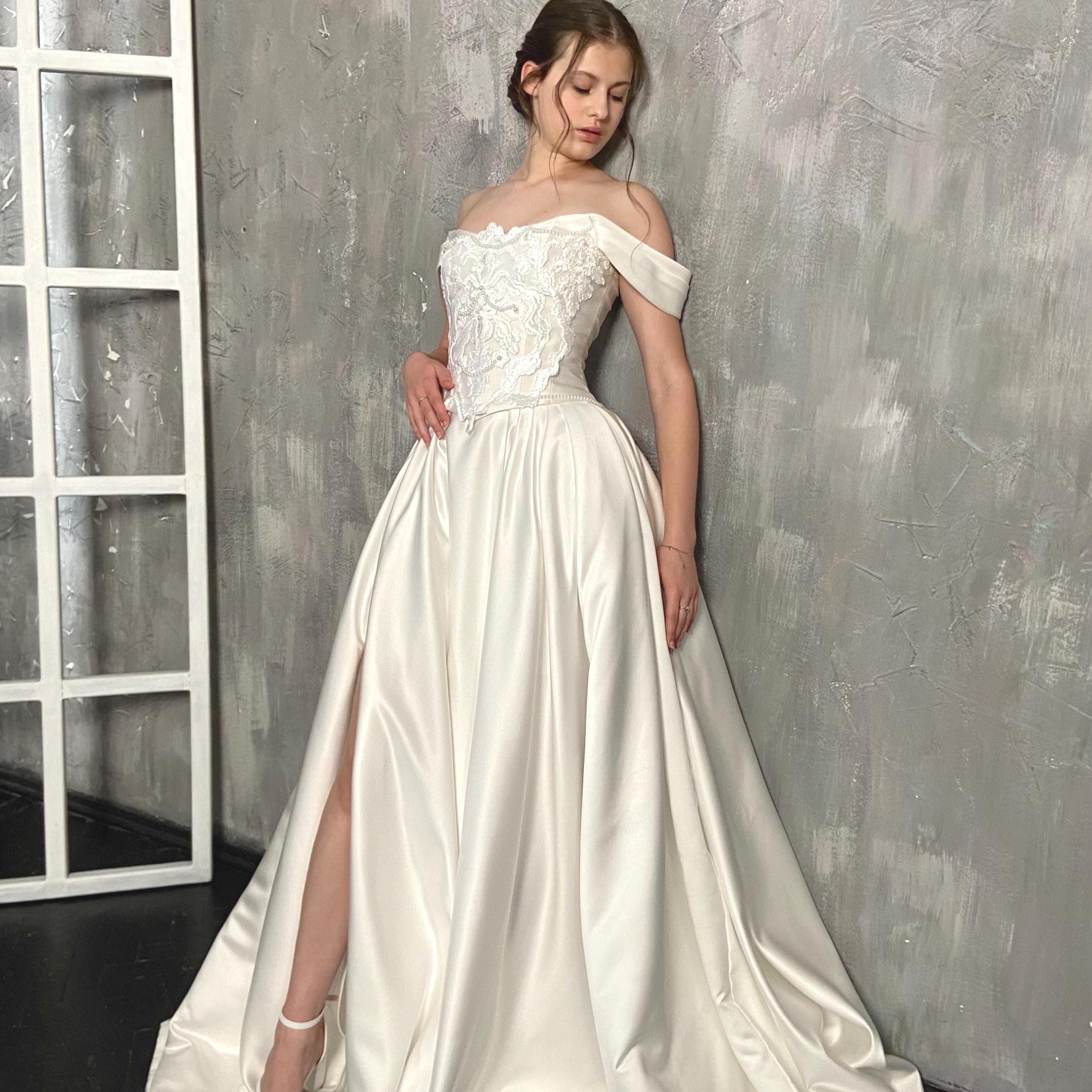 Unique Renaissance Satin Wedding Dress, Fairy Ball Gown with Intricate Lace Corset Details, V-line Waist Basque Dress with slit train