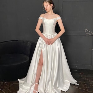 Renaissance Satin Wedding Dress with Unique Corset Bodice, High Slit and Train, Victorian Fairy Wedding Dress, Basque Corset Dress