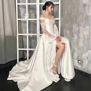 Renaissance Corset Wedding Dress with Basque Waist and Lace sleeves