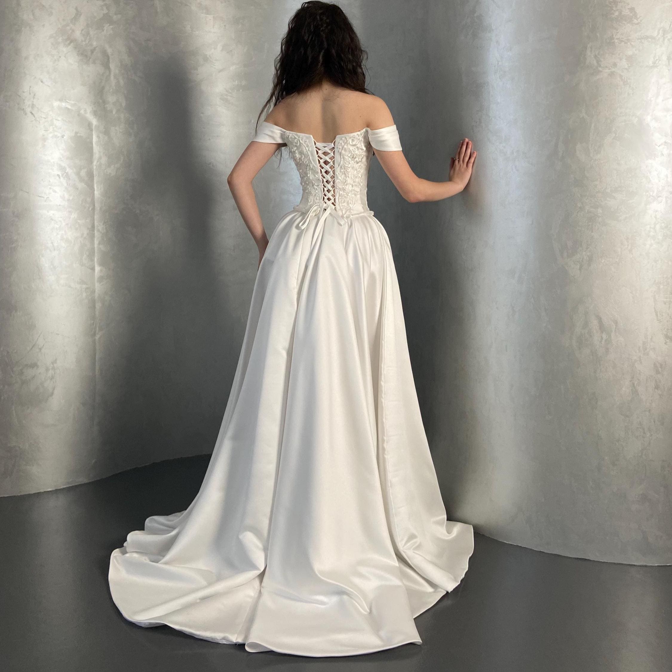 Renaissance Satin Basque Waist Corset Wedding Dress With Lace - Etsy
