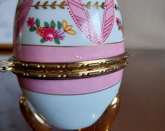 Vintage Limoges Porcelain Egg Trinket Box, 22K Gold Gilt Décor, Hand Painted Roses, Vintage Easter Box Candy, Spring Décor, Easter Egg Gifts