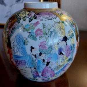 Kinesisk Jingdezhen porslinsvas handmålad röd Qing Qianlong märke, Famille Rose porslinsvas, kinesisk porslinsprydnad