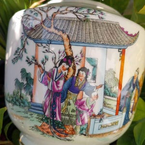 Vintage Chinese Porcelain Jar Taiwan, Hand Painted/Antique Chinese Jar/Vintage Oriental Pottery/Oriental Jar Gift/Oriental Decor Jar c 1950s