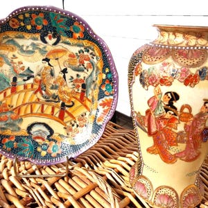 Round Royal Satsuma Chinese Plate Hand painted, Satsuma Moriage Plate, Geishas Plate, Satsuma Style Vase Hand-Painted, Chinese Geishas Vase