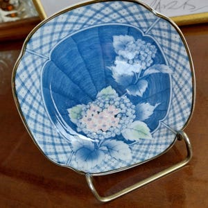 Japanese Porcelain Plate| Floral Decor Japanese Plate| Japanese Fine Porcelain Dish| Asian Decor Plate| Blue Porcelain Plate|Japan tableware