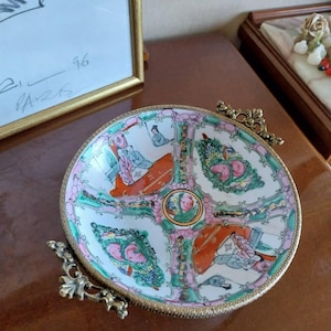 Famille Rose Mandarin Porcelain Bowl 9&quot;Hand Painted| Vintage Oriental Tray Plate| Asian Porcelain Tray, China Medallion Bowl c 1950s