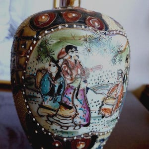 Vintage Satsuma Porcelain Ginger Jar Signed Hand-Painted Gold Gilt, Satsuma China Lidded Vase, Ceramic vessel with cap, Pottery Ginger Jar