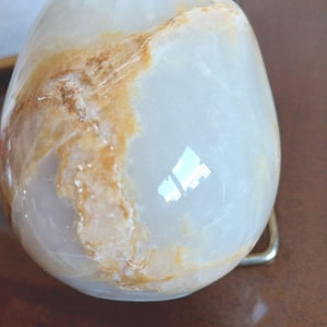 Portavelas/jabonera vintage italiano de ónix/piedra: piedra tallada con recipiente de vidrio, mediados del siglo XX.